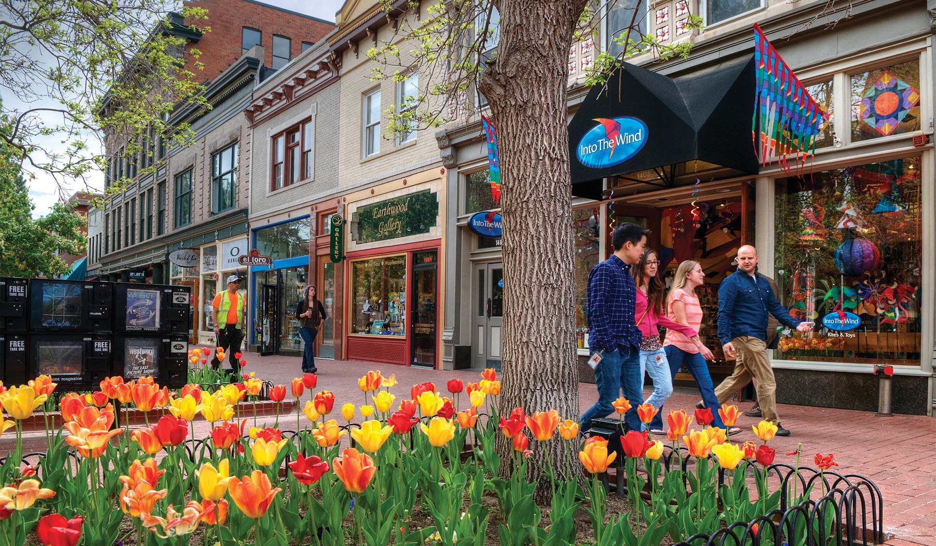 Multiple shopping and dining options at near-by Pearl Street